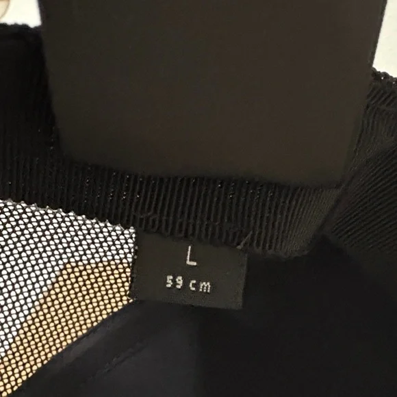 Gucci Beige and Black Tiger Cap - Picture 6 of 9